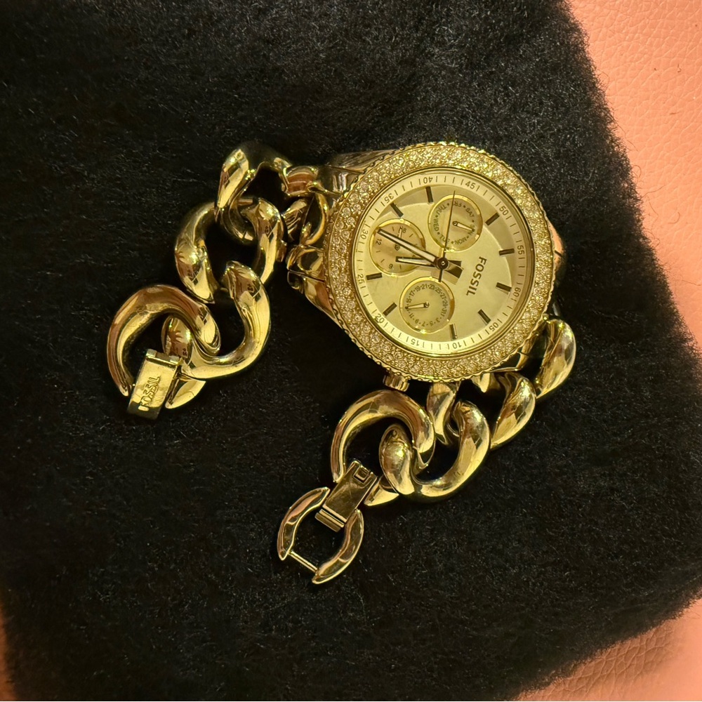 Fossil Gold Twisted Woman’s Watch